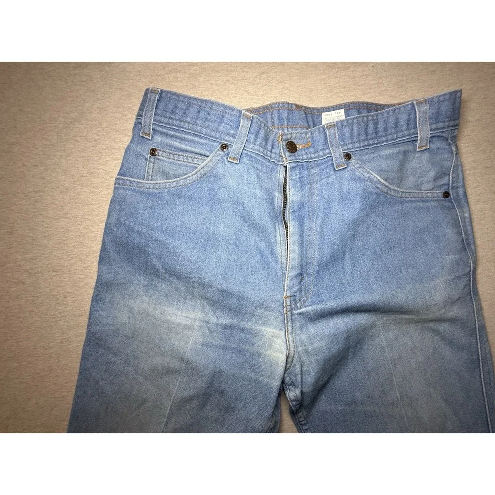 Levi's Older Light Weight Blue Jeans 34x30 Men's Well Worn Comfortable Fit.